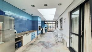 Image 21 - 887662