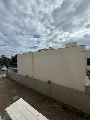 Image 13 - 887663