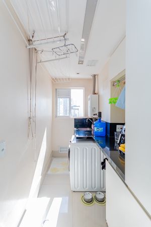 Image 33 - 887671