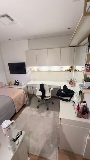 Image 14 - 887671