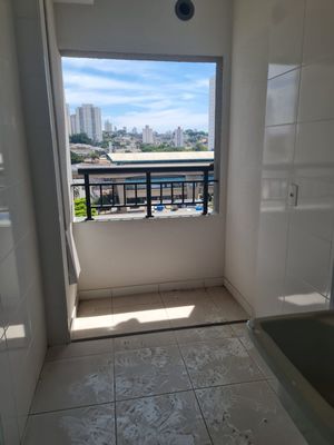Image 7 - 887672