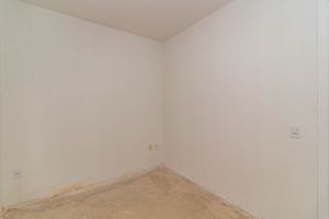 Image 6 - 887677
