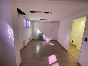 Image 19 - 887714