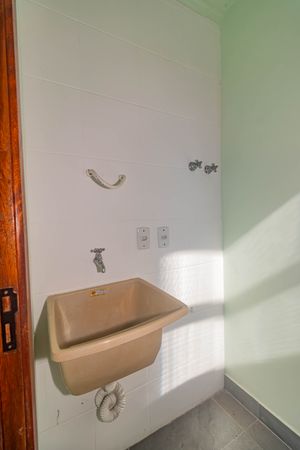 Image 44 - 887723