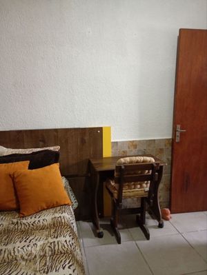 Image 16 - 887724