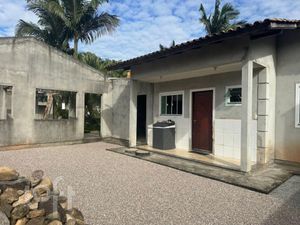 Image 13 - 887729