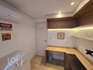 Image 8 - 887743