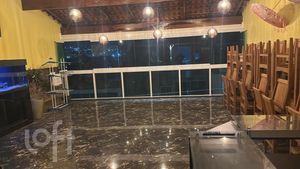 Image 9 - 887744