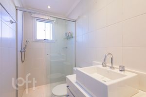 Image 19 - 887748