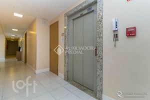 Image 40 - 887757