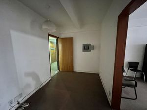 Image 4 - 887759