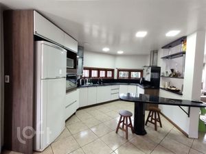 Image 10 - 887762