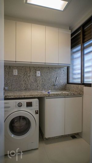 Image 11 - 887765