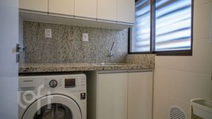 Image 10 - 887765