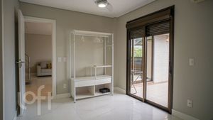 Image 13 - 887765