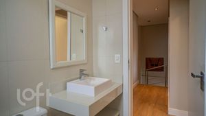 Image 40 - 887765