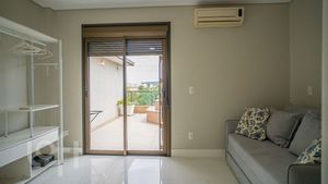 Image 14 - 887765