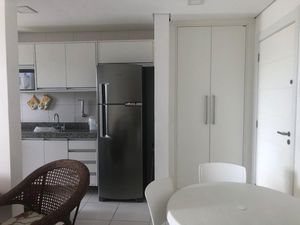 Image 10 - 887779