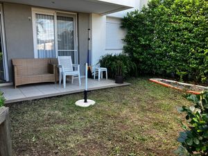 Image 9 - 887779