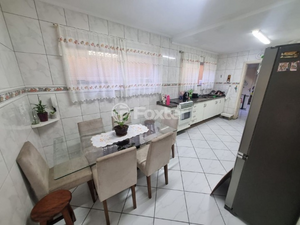 Image 4 - 887787