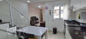 Image 4 - 887789