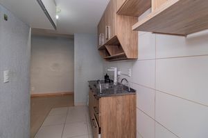 Image 6 - 887791