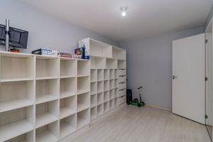 Image 11 - 887791