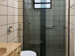 Image 6 - 887795