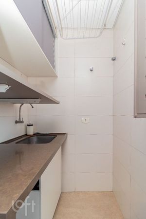 Image 12 - 887797