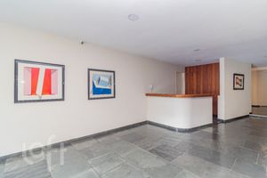 Image 40 - 887797