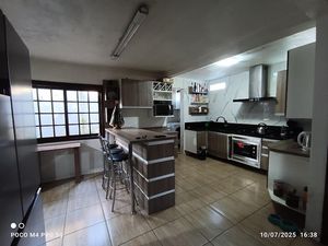 Image 4 - 887798