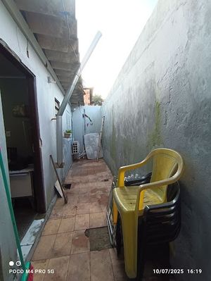 Image 19 - 887798
