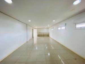 Image 7 - 887802