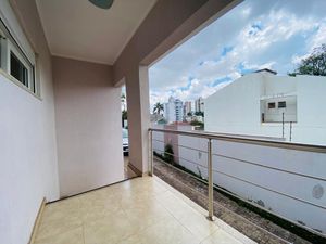 Image 8 - 887802