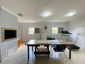 Image 15 - 887802