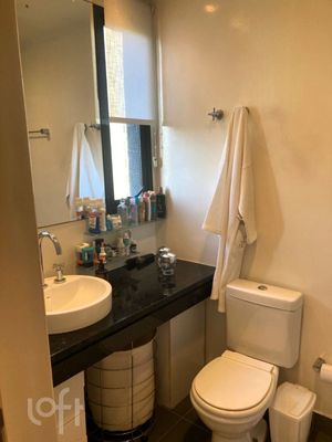 Image 9 - 887804