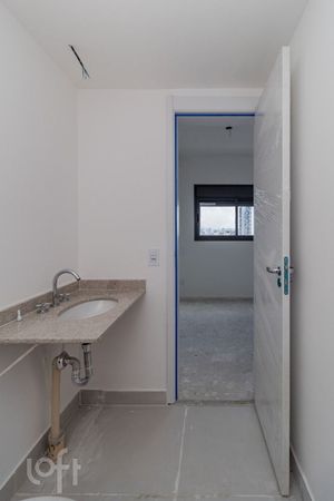 Image 42 - 887806