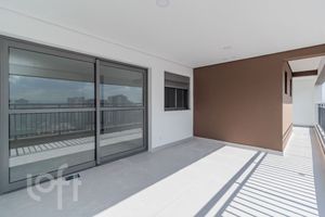 Image 11 - 887806
