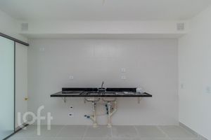 Image 4 - 887806
