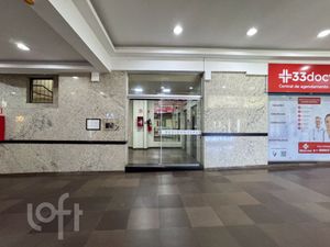 Image 20 - 887831