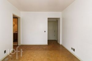 Image 21 - 887831