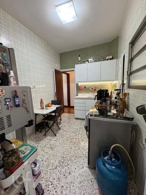 Image 4 - 887833