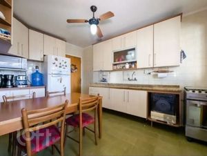 Image 6 - 887834