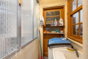 Image 4 - 887835