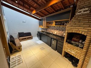 Image 8 - 887847