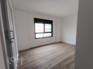 Image 15 - 887850