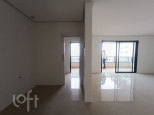 Image 5 - 887850
