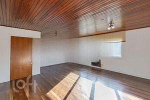Image 1 - 887852