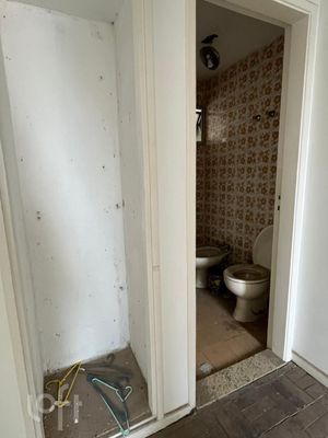 Image 11 - 887861