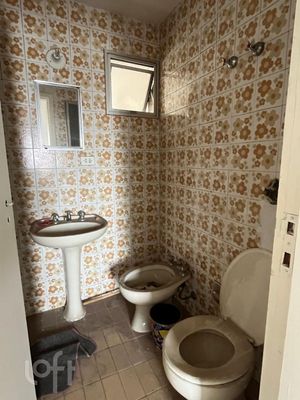 Image 17 - 887861